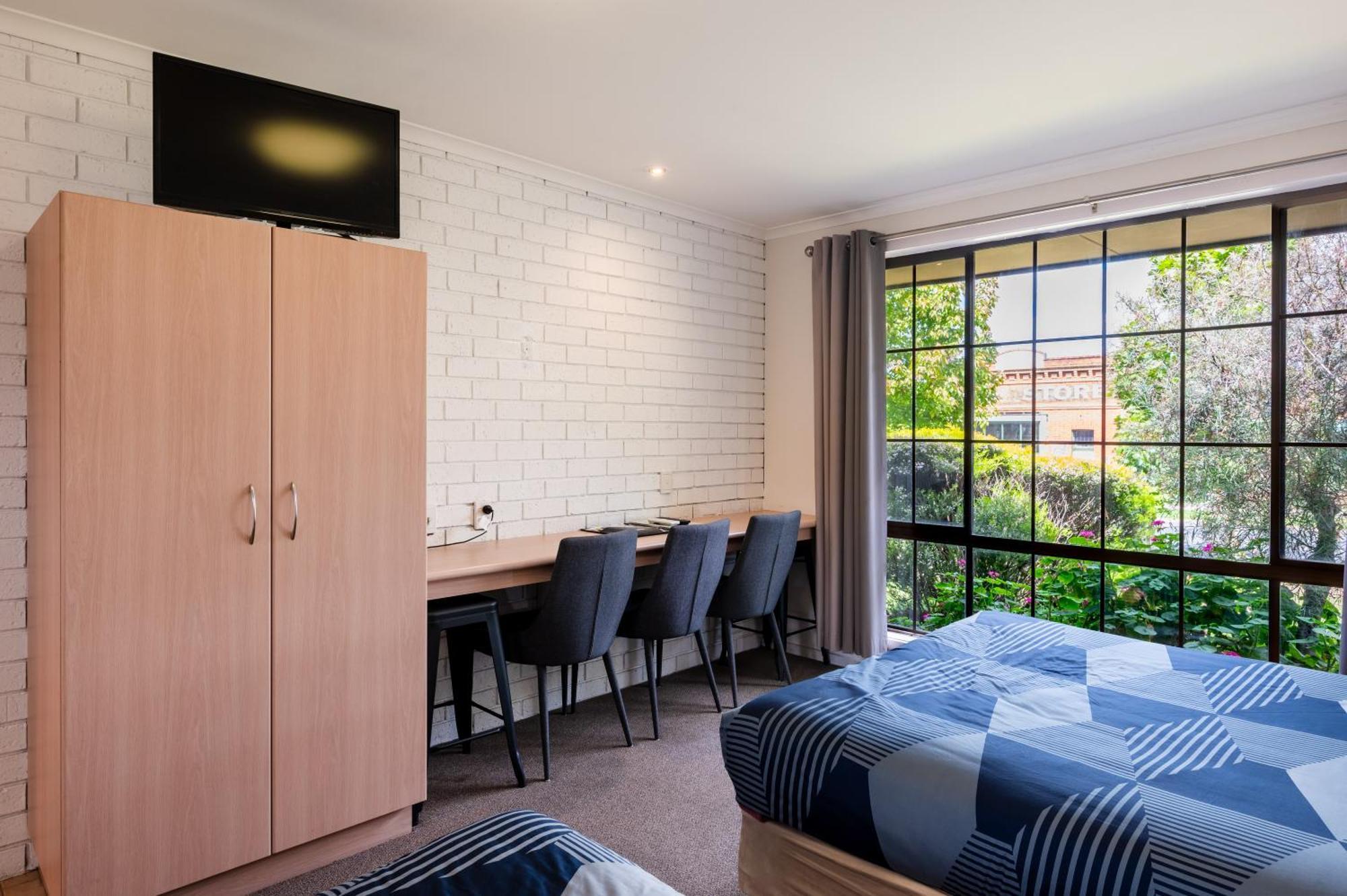 Bristol Hill Motor Inn Мэриборо Экстерьер фото
