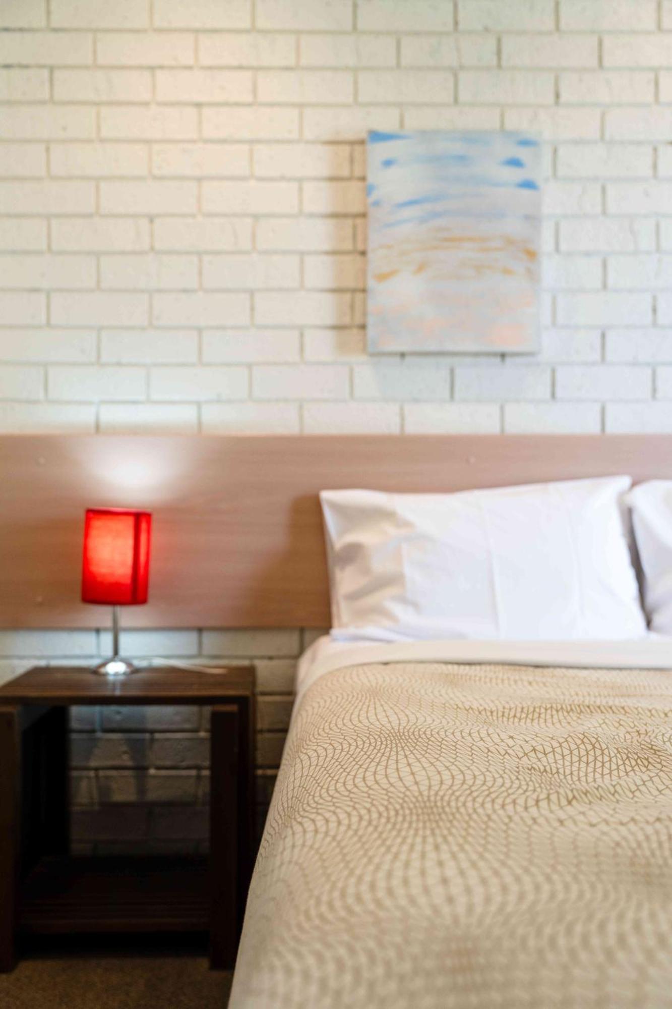 Bristol Hill Motor Inn Мэриборо Экстерьер фото