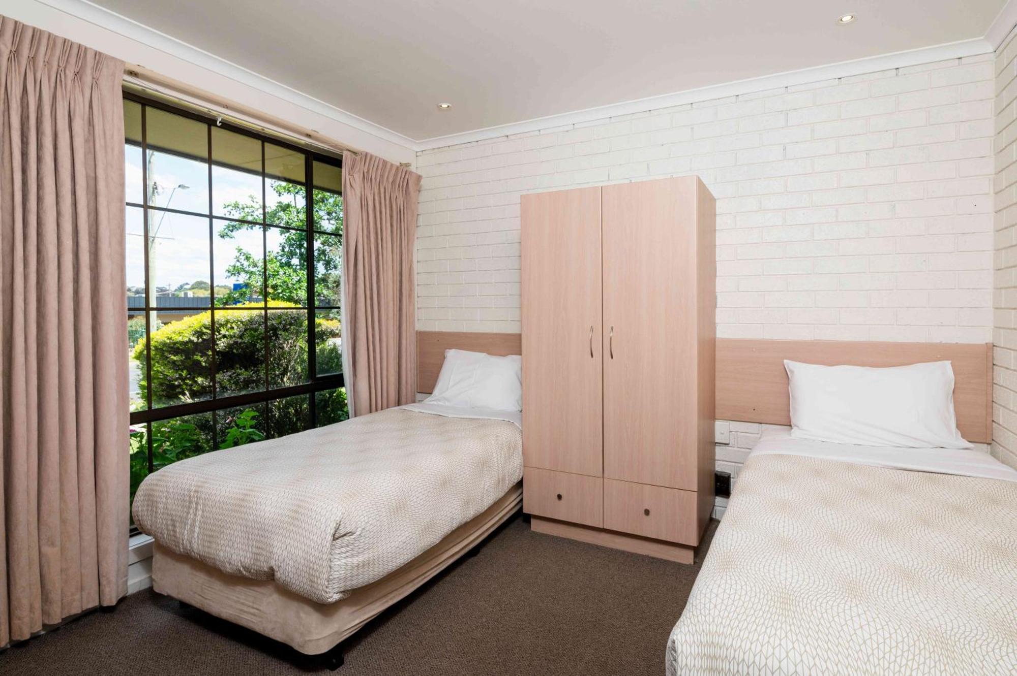 Bristol Hill Motor Inn Мэриборо Экстерьер фото