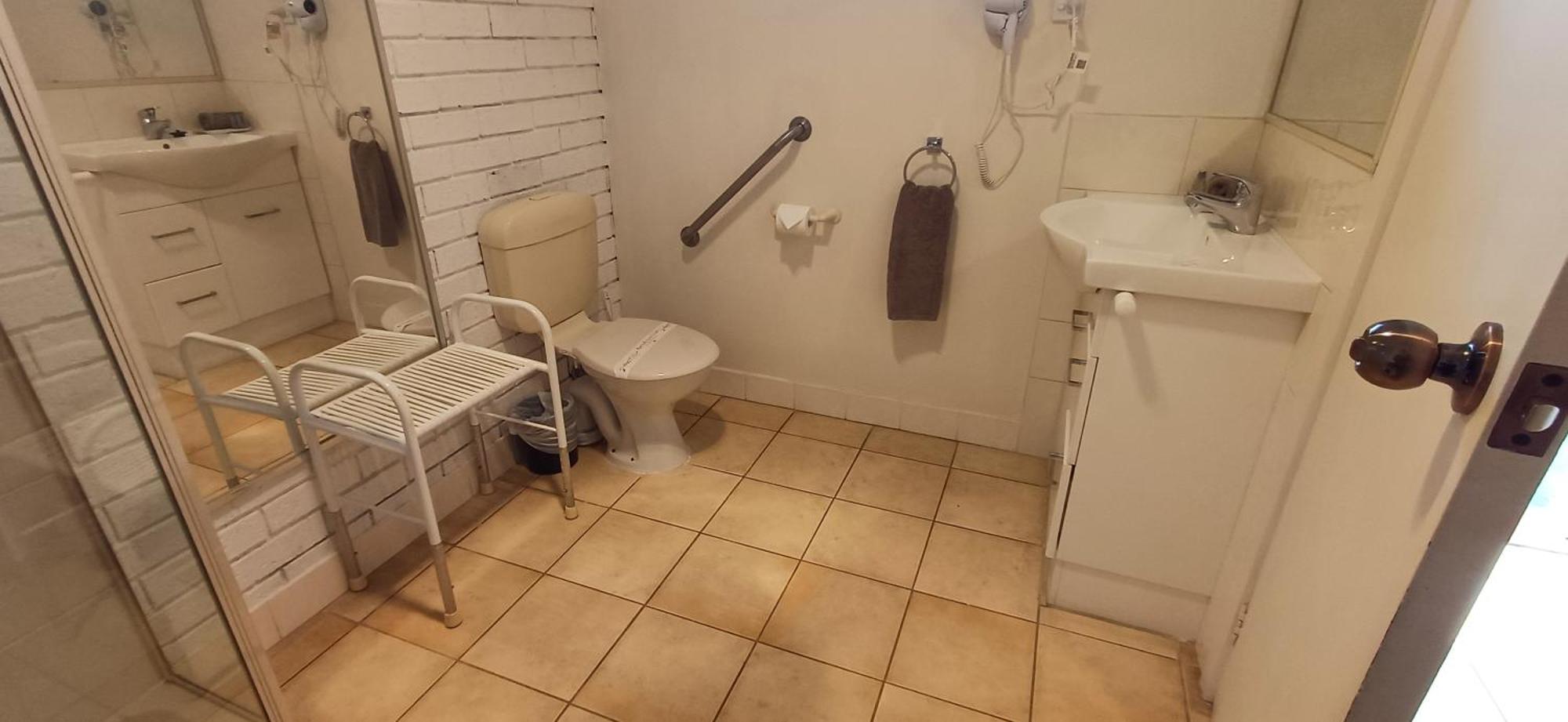 Bristol Hill Motor Inn Мэриборо Экстерьер фото