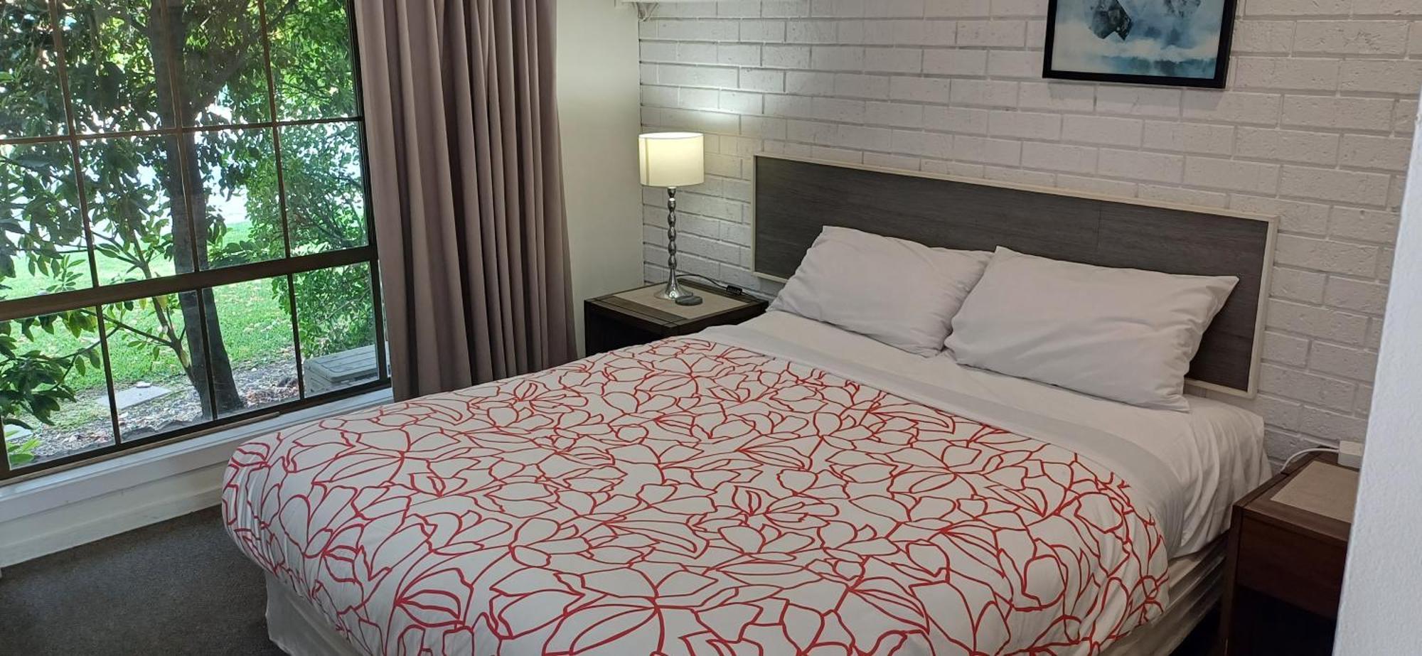 Bristol Hill Motor Inn Мэриборо Экстерьер фото