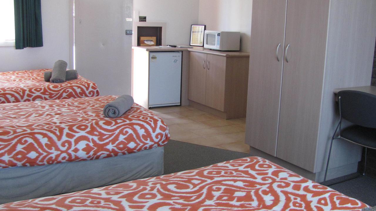 Bristol Hill Motor Inn Мэриборо Экстерьер фото