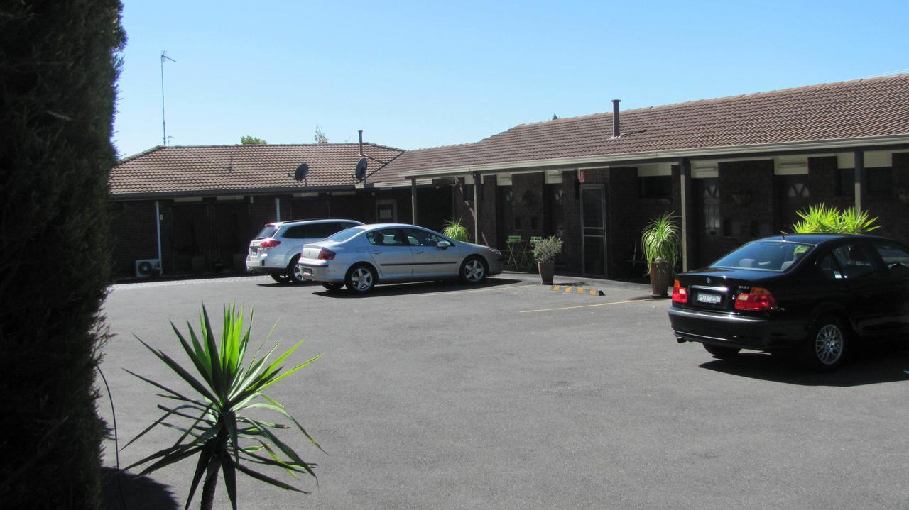 Bristol Hill Motor Inn Мэриборо Экстерьер фото