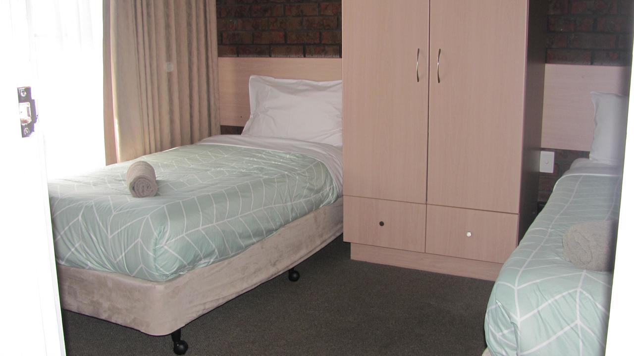 Bristol Hill Motor Inn Мэриборо Экстерьер фото