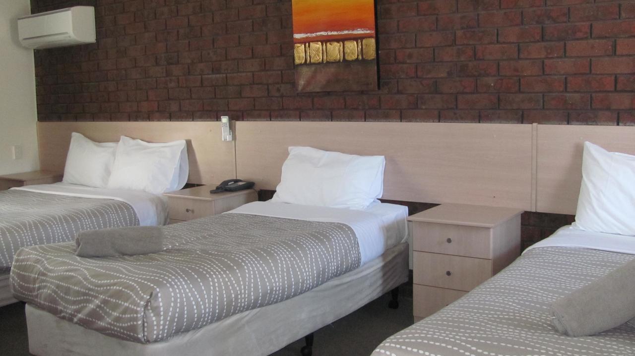 Bristol Hill Motor Inn Мэриборо Экстерьер фото